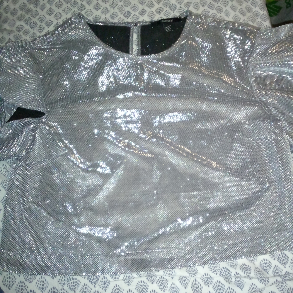Gray metallic shirt size xl